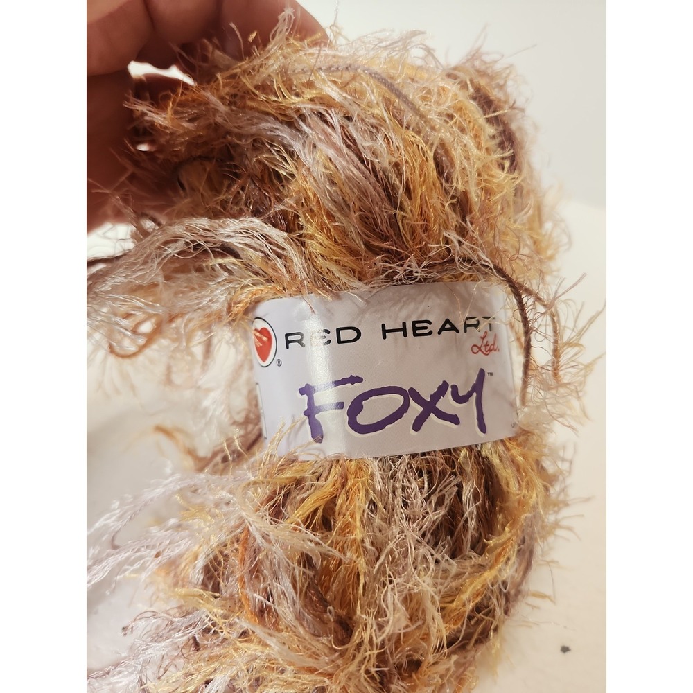 Red Heart Foxy Yarn "Sandy"9117 Fun Fur /Eyelash 5 Bulky 50g 89yd‎